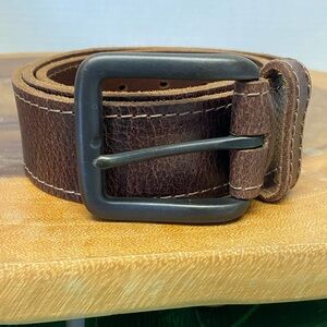 Levi’s Dezizen Leather Belt size 32-36